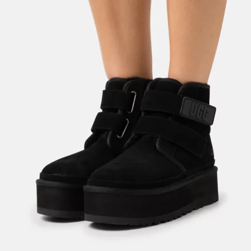 UGG Platform Chukka Black - Image 4