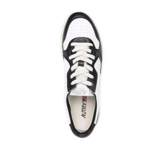 Autry Medalist Low Sneakers Black white Toe - Image 3