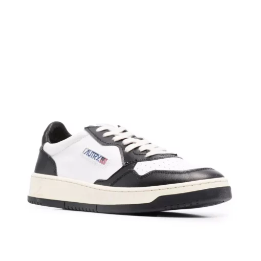 Autry Medalist Low Sneakers Black white Toe - Image 4