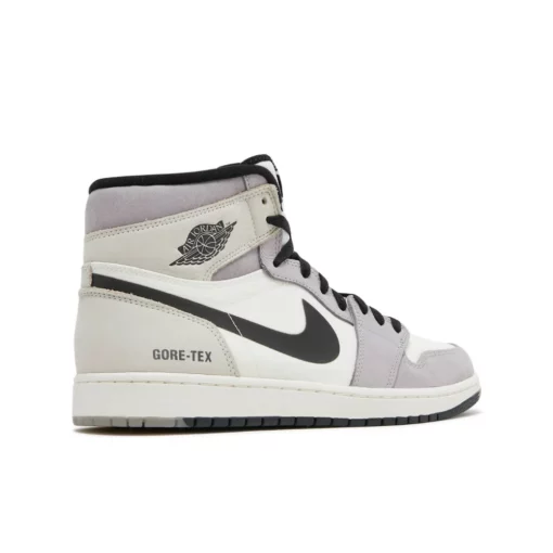 Nike Air Jordan 1 High Gore-Tex - Image 2